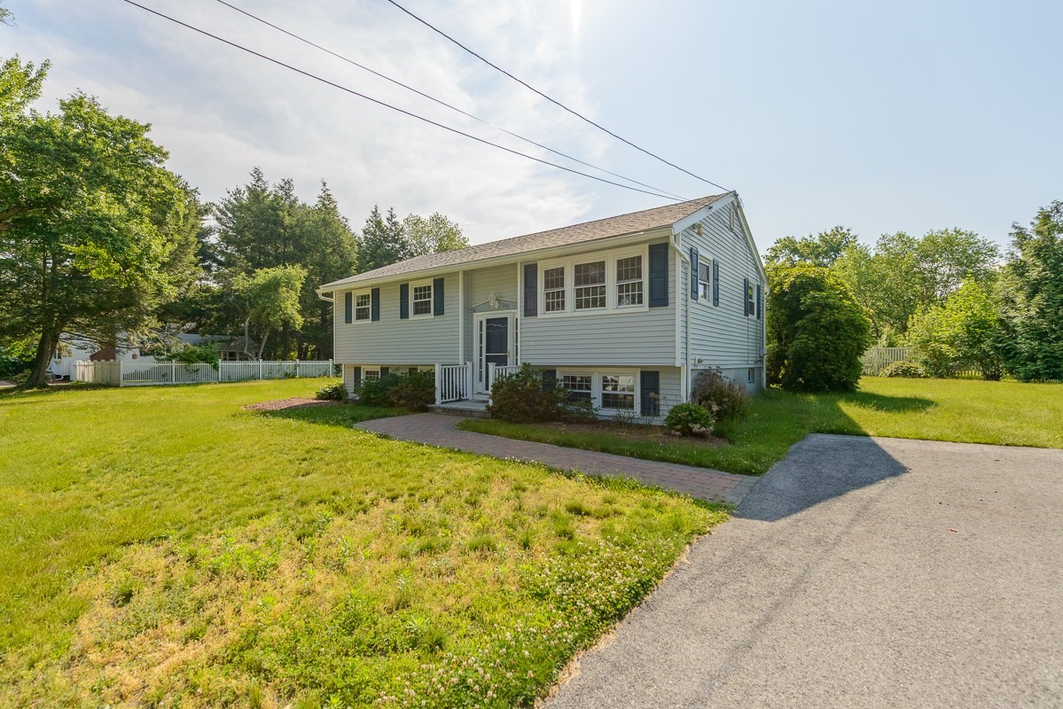 392 Acton Rd, Chelmsford, MA 01824