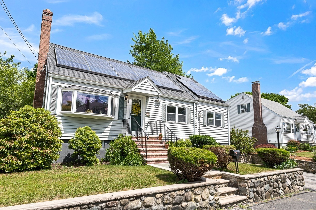 5 Elizabeth Road, Stoneham, MA 02180