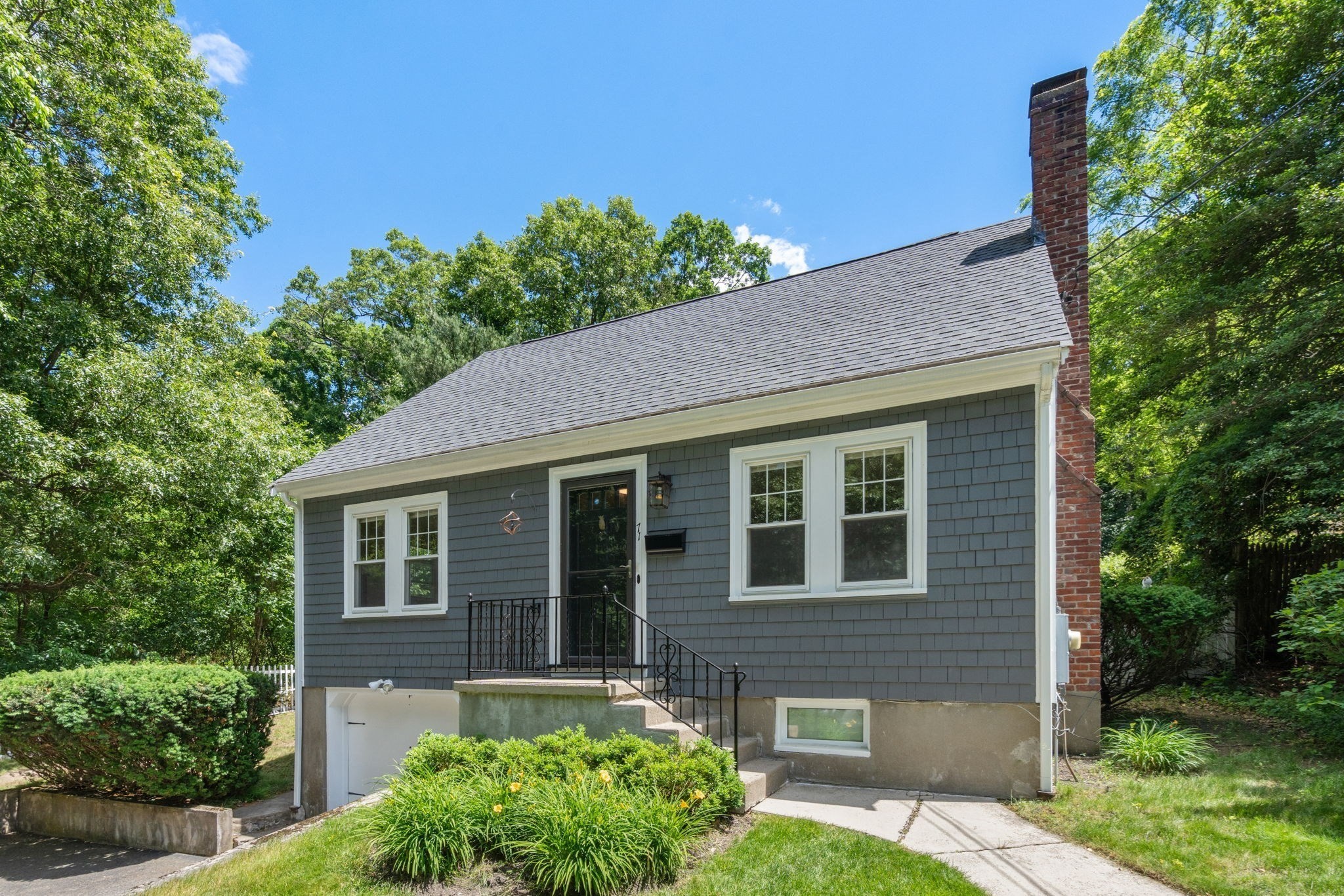 71 Capen St, Milton, MA 02186