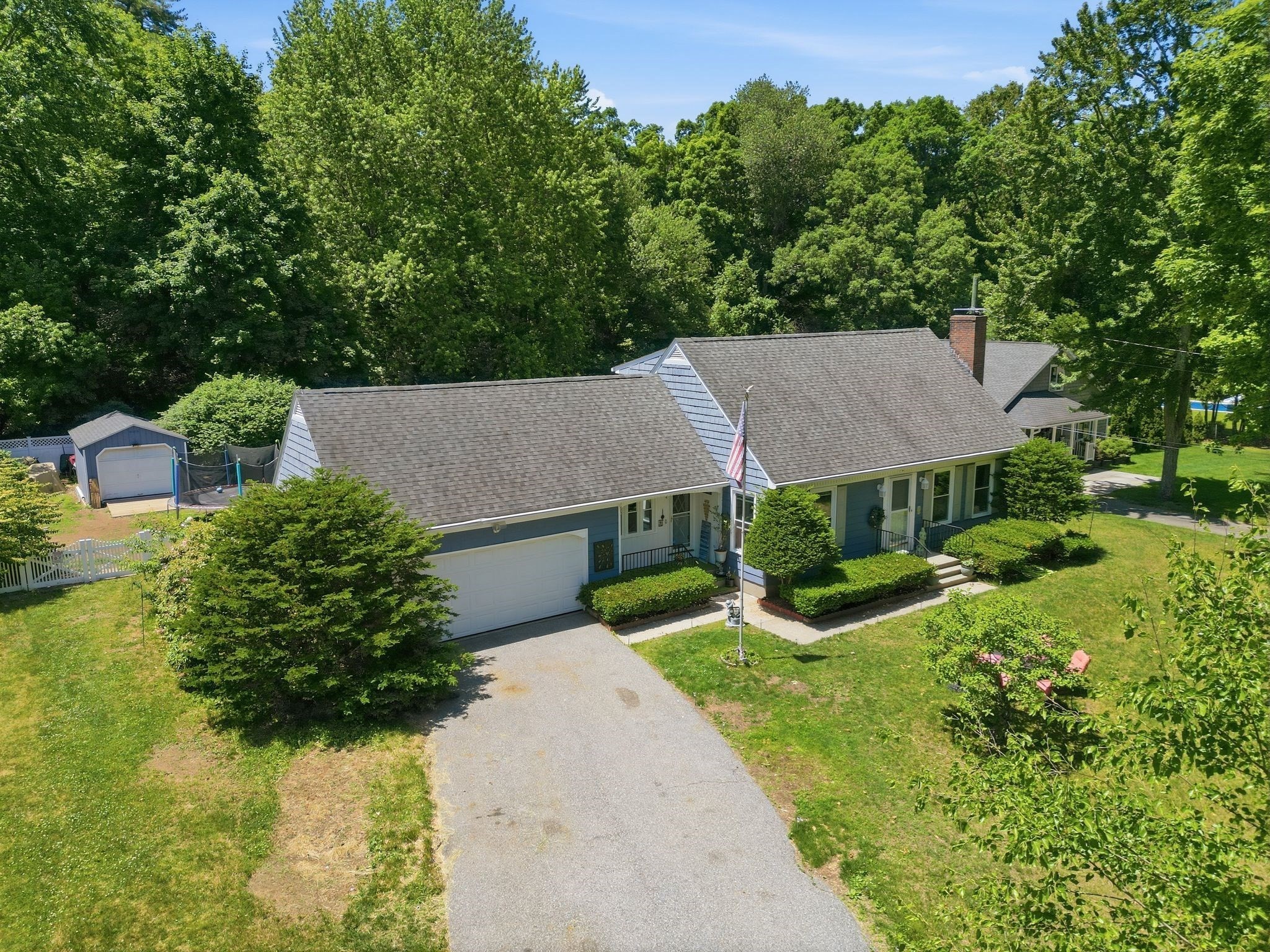 64 Senator St, Springfield, MA 01129