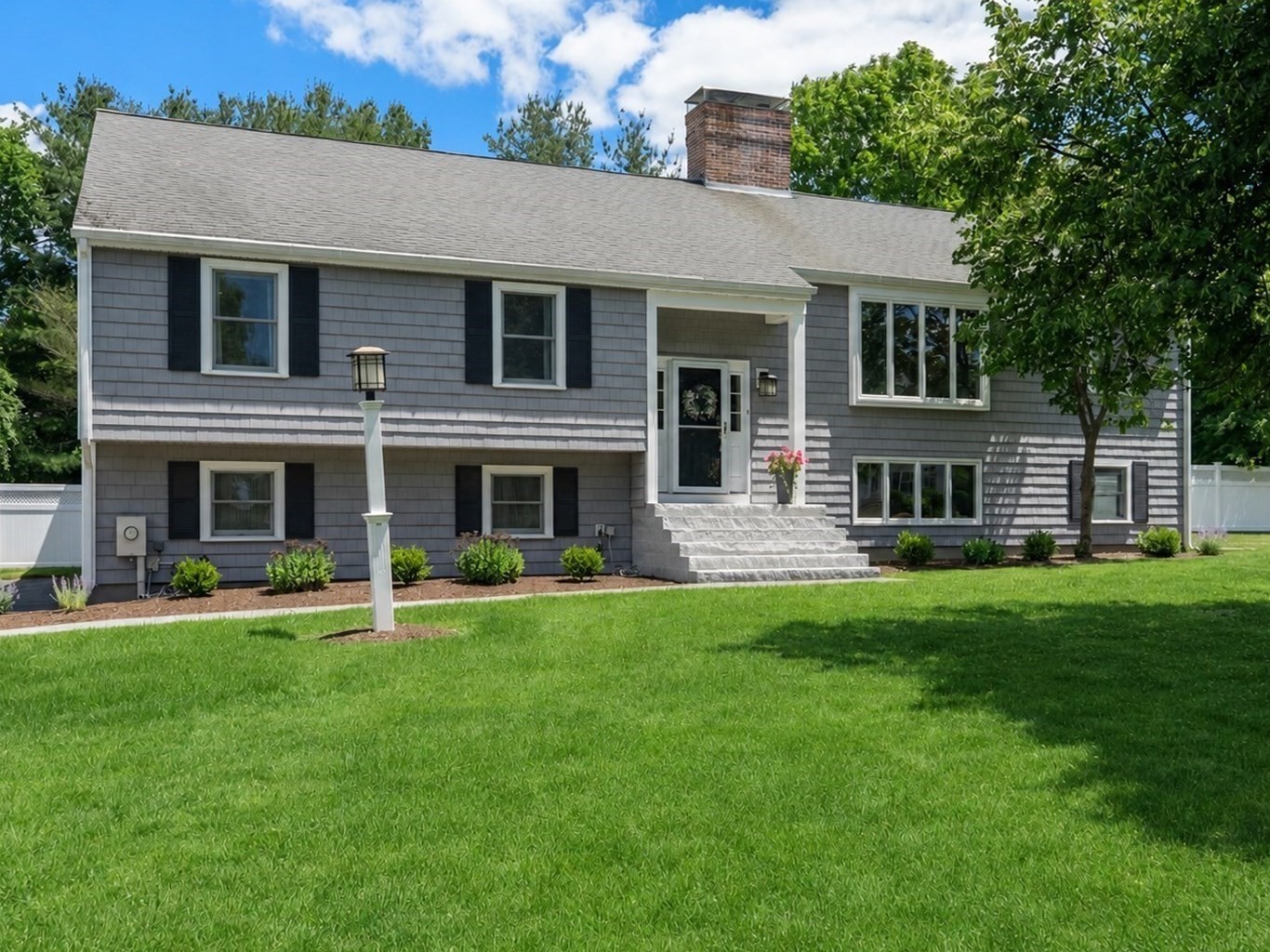6 Hampton Court, Lynnfield, MA 01940