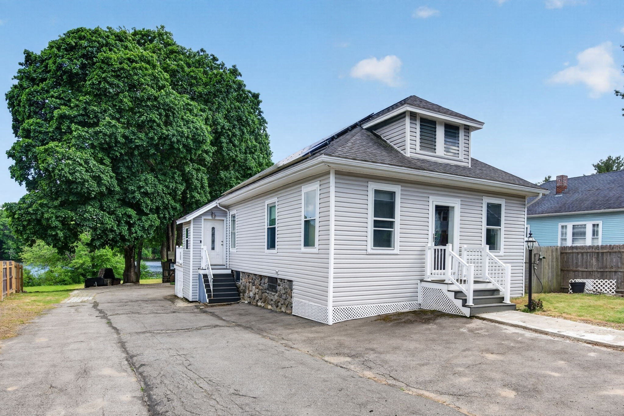 524 Lowell St, Methuen, MA 01844