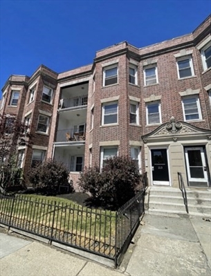 213 Chestnut Hill Ave