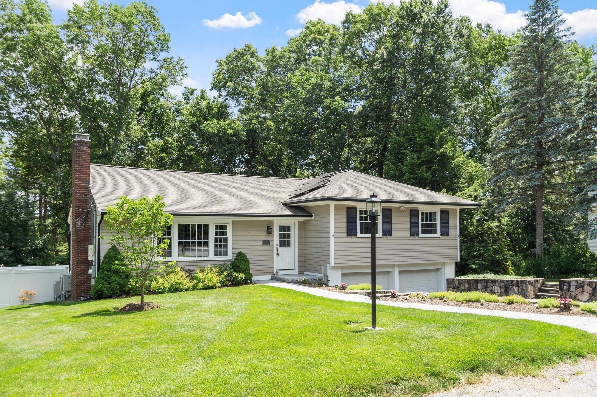 1 Riverview Ave, Maynard, MA 01754