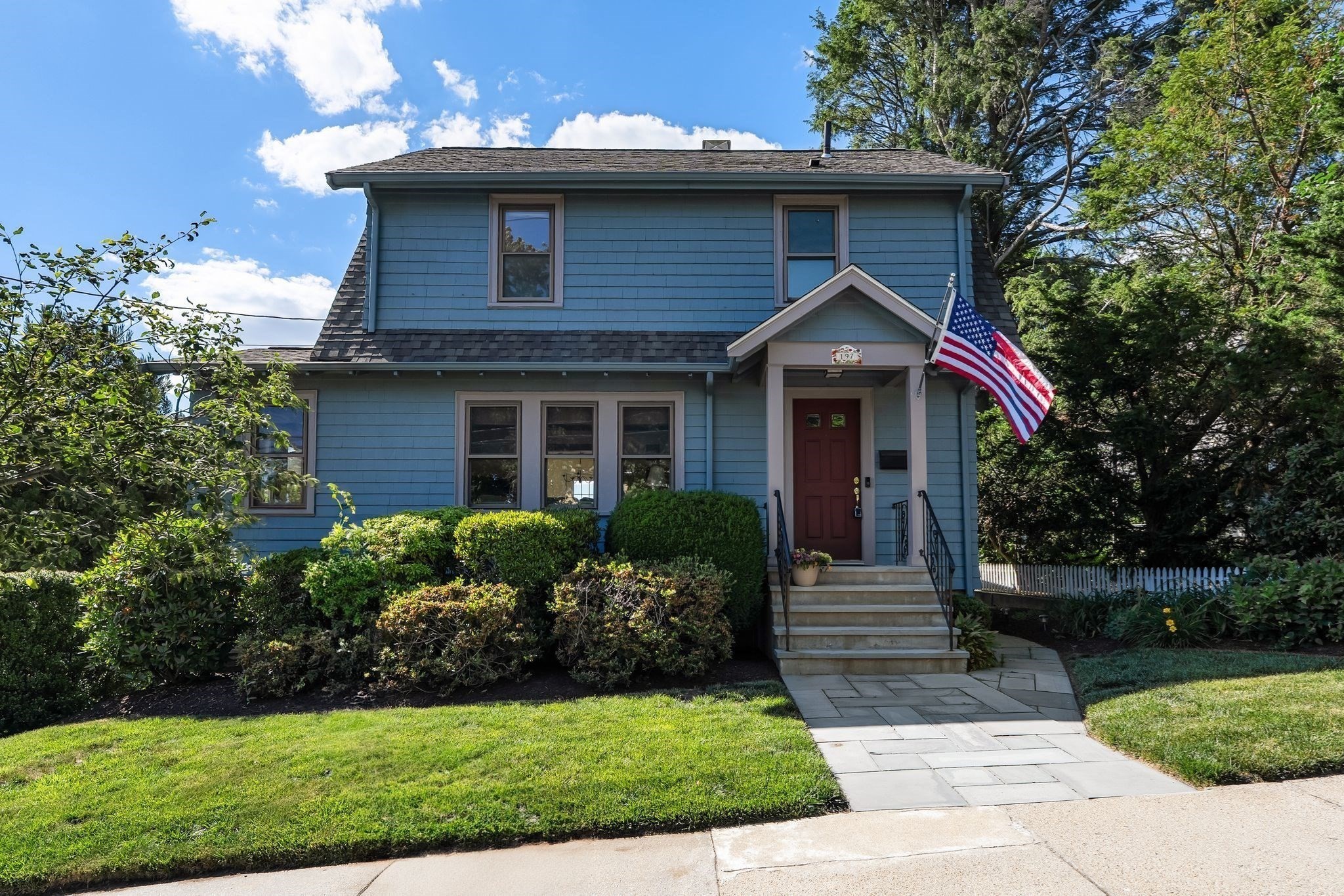 197 Hillside Ave, Arlington, MA 02476