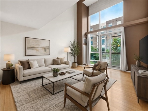 1 Earhart St, Apt 309