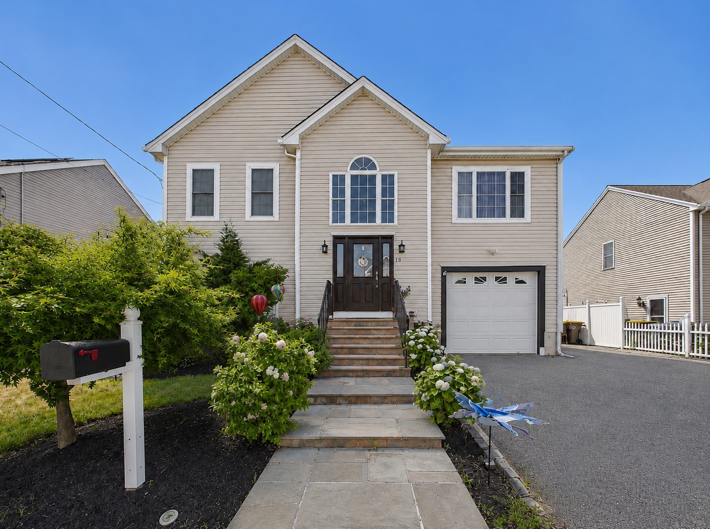 19 Abington Ln., Fall River, MA 02721