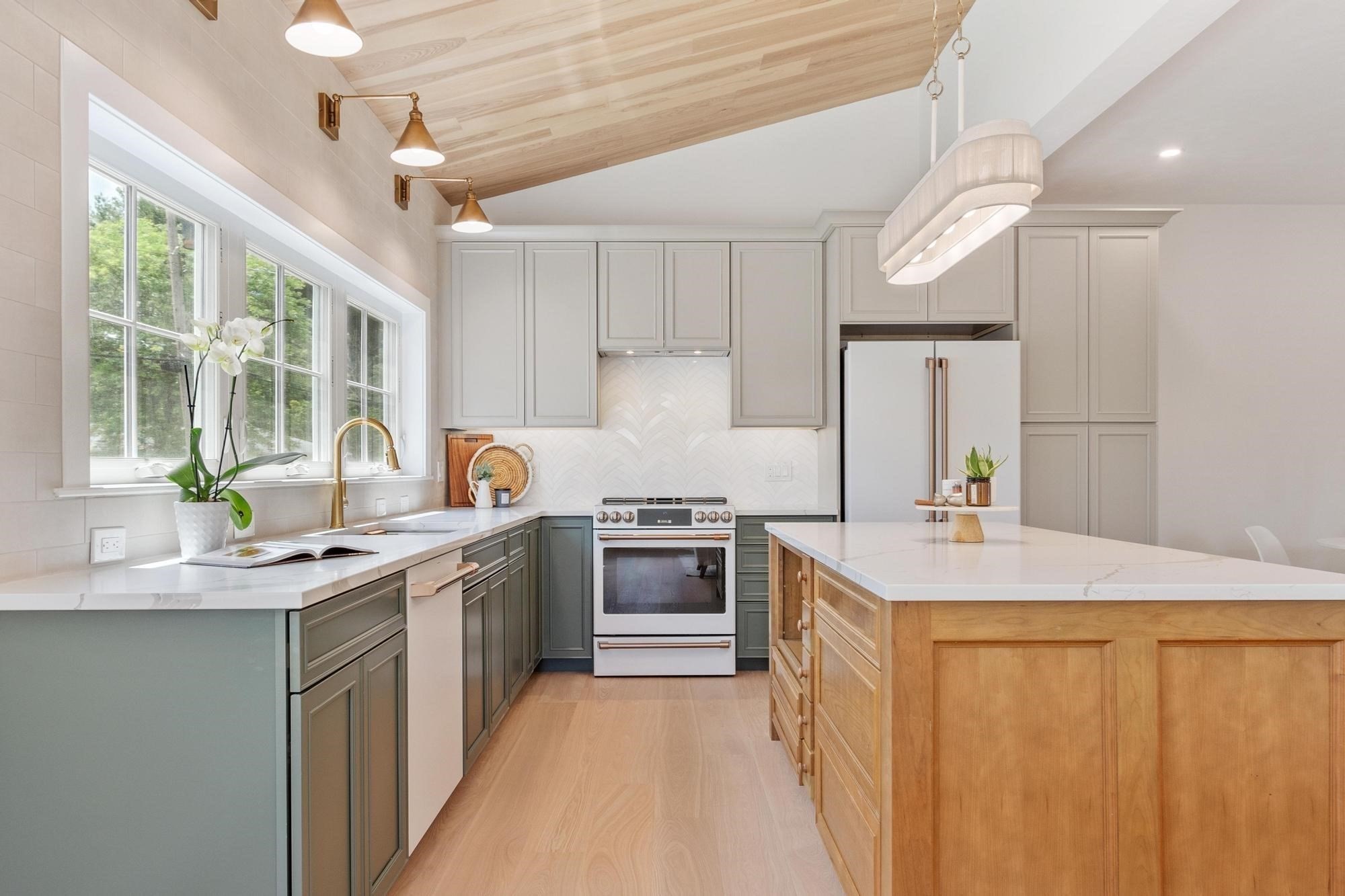 60 Neillian Street Unit 60, Bedford, MA 01730