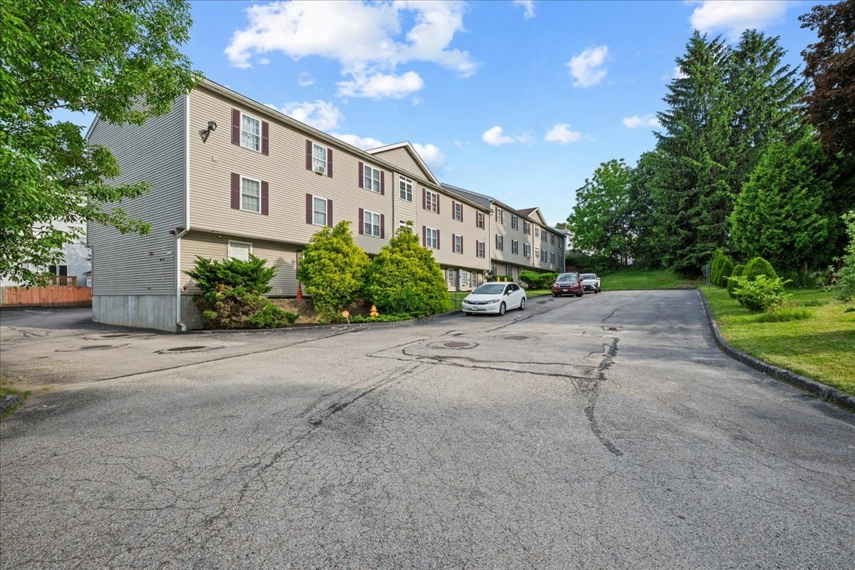 1 Hatfield St Unit 7, Worcester, MA 01604