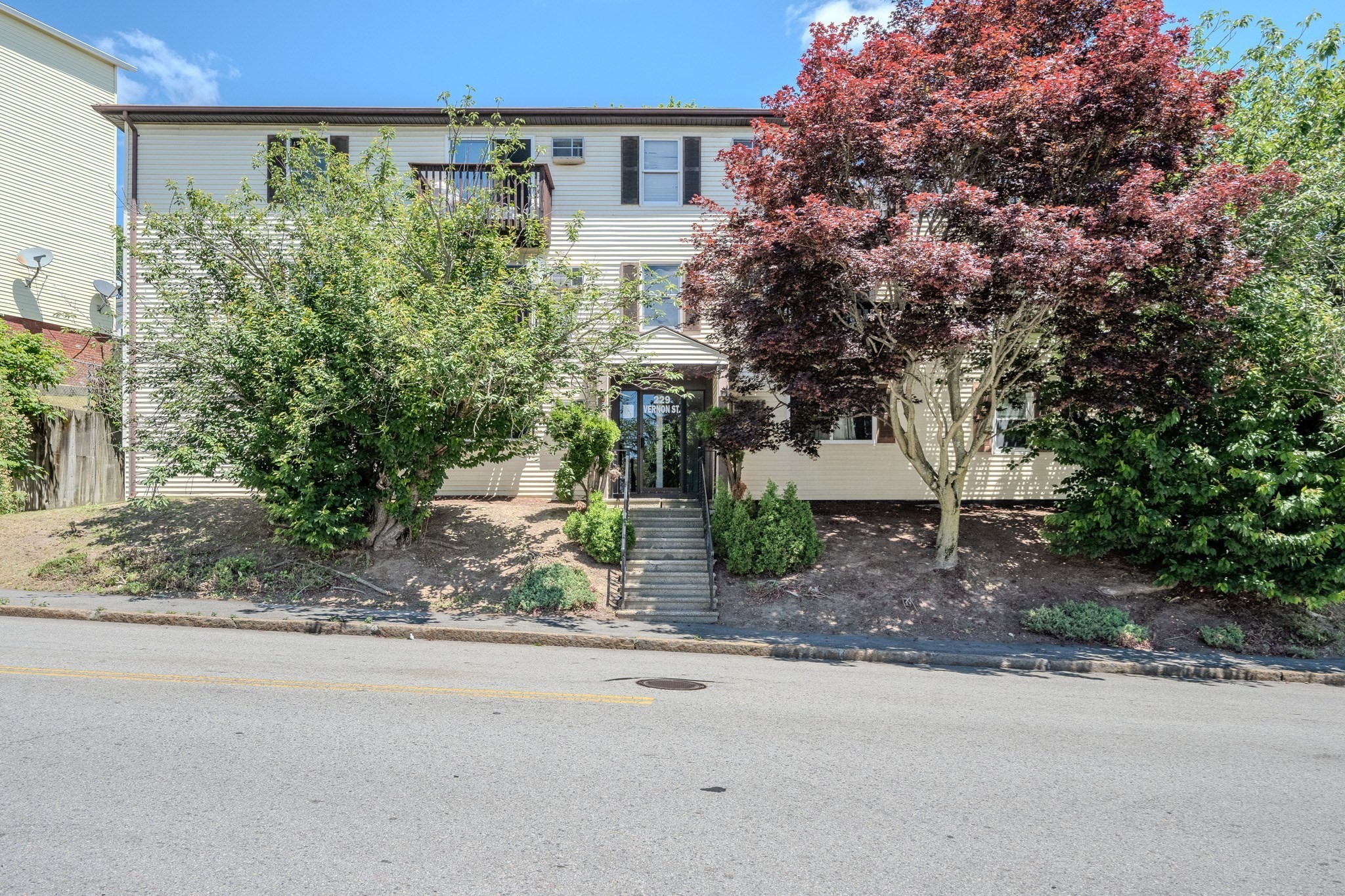 229 Vernon St Unit 3, Worcester, MA 01607
