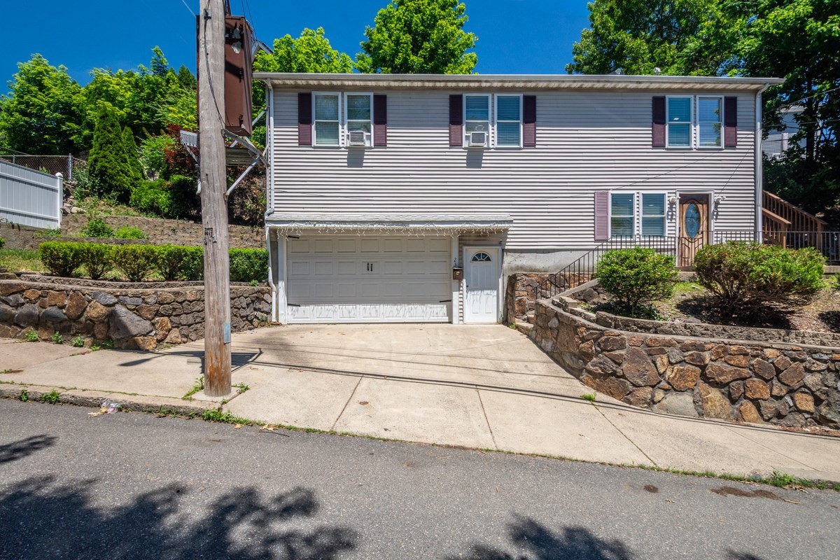 23 Lovers Leap Ave, Lynn, MA 01904