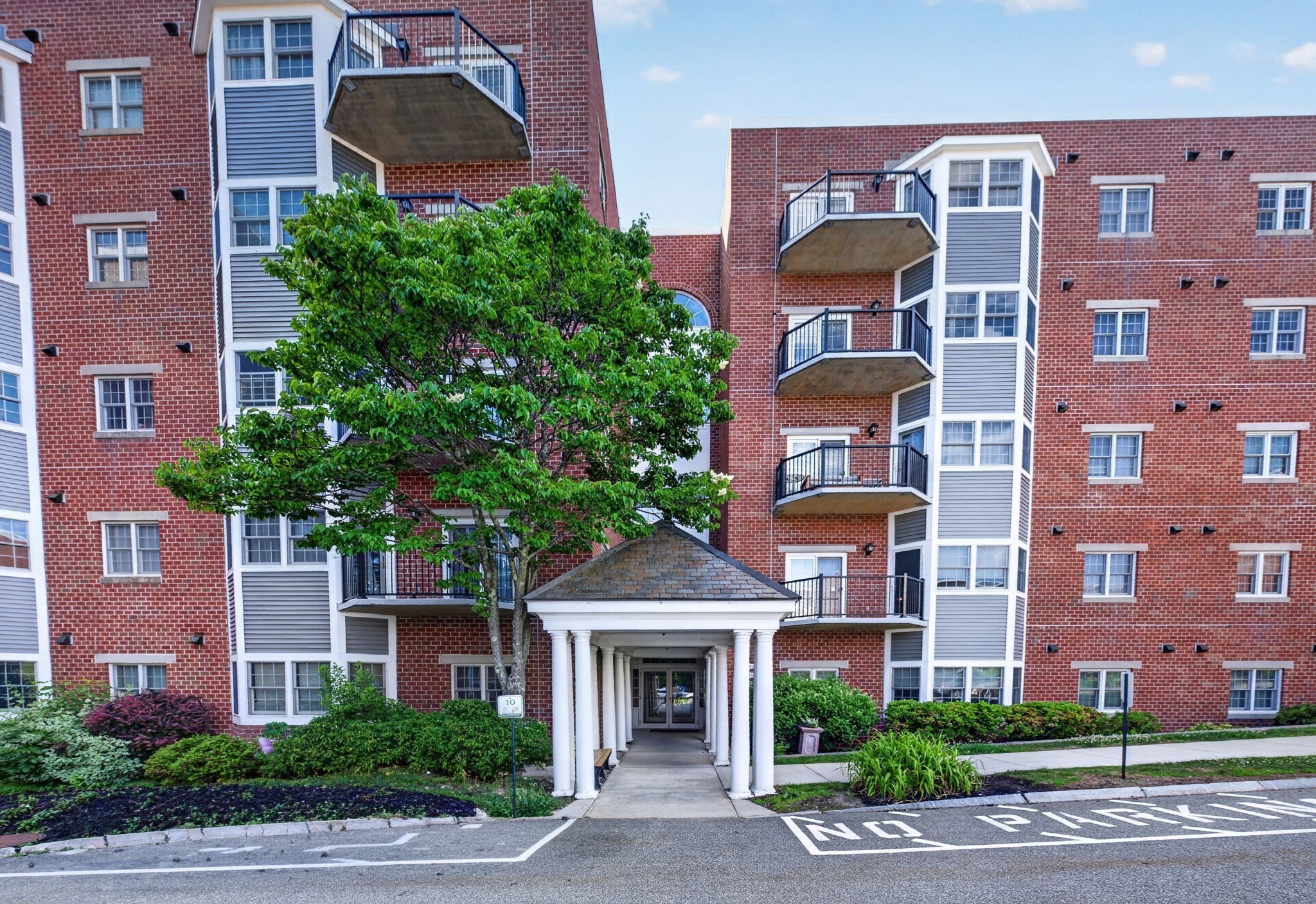 148 Main St Unit B533, North Andover, MA 01845