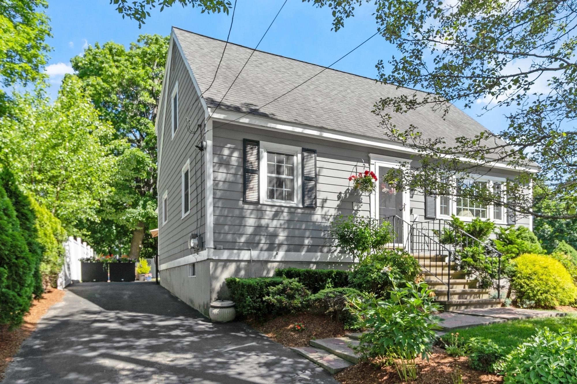 2 Pleasant Avenue, Chelmsford, MA 01824