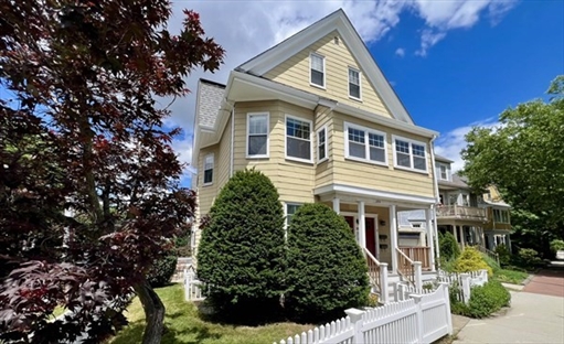 293 Huron Avenue, Apt 2