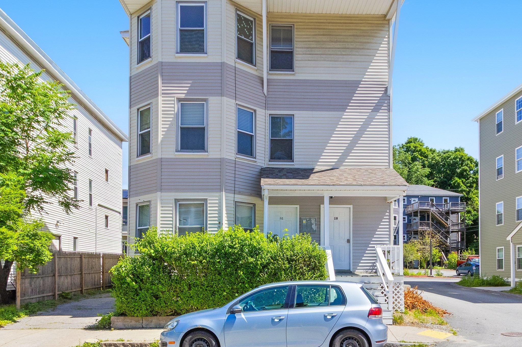 19 Henchman Street, Worcester, MA 01605