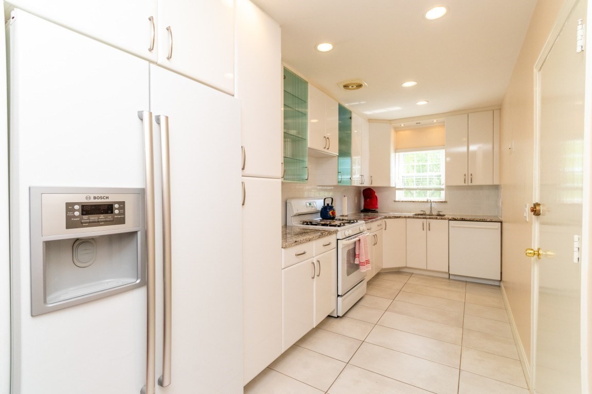 26 Lake Shore Ct Unit 1, Brighton, Boston, MA 02135 - Image 4