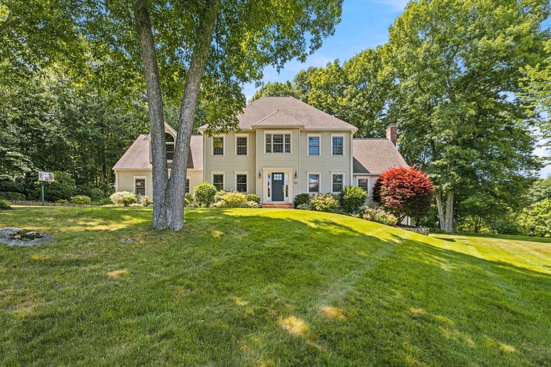 14 Greystone Lane, Hopkinton, MA 01748