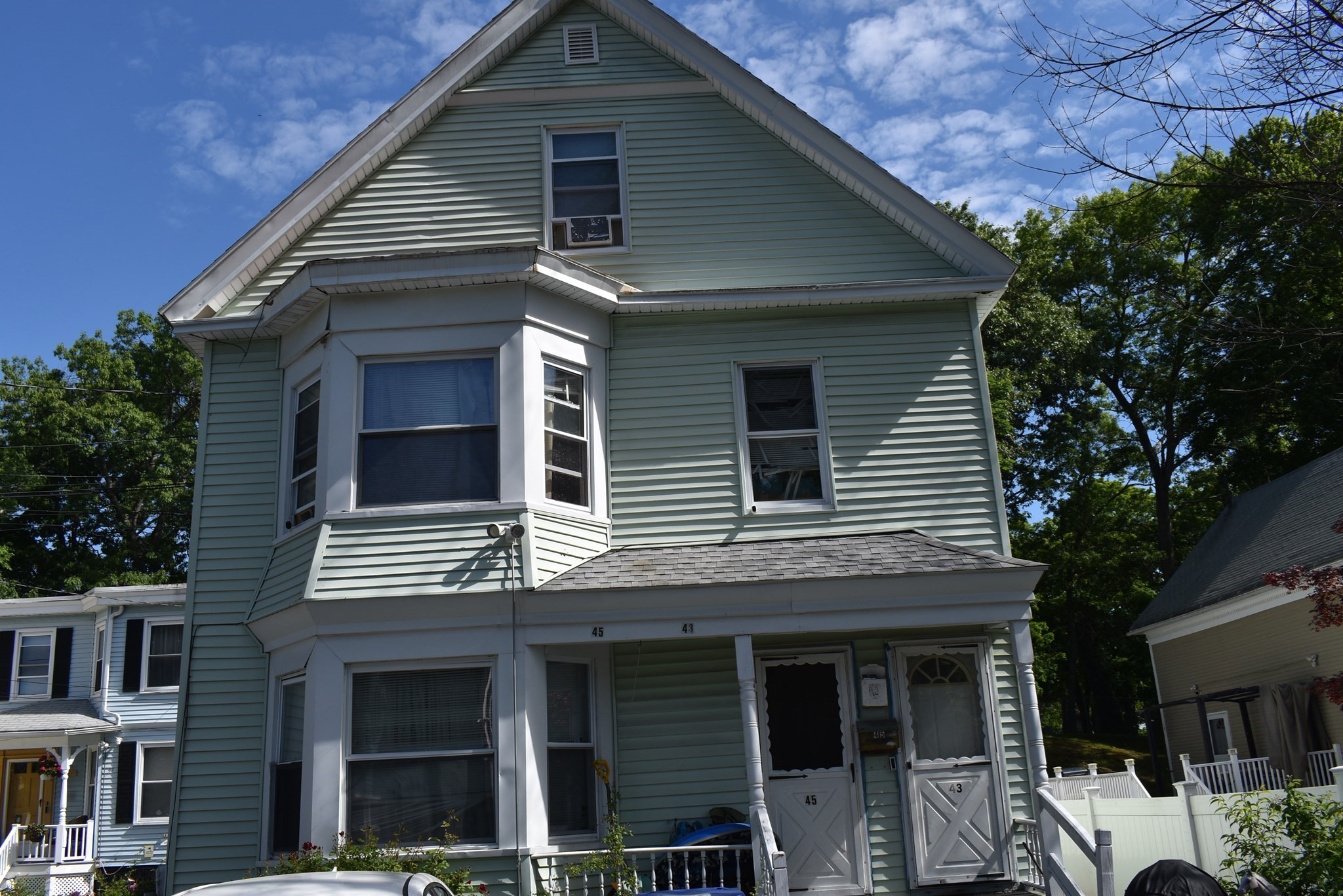 43 Arnold St, Methuen, MA 01844