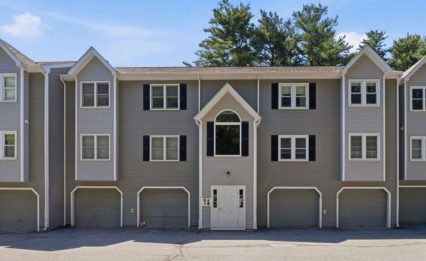 84 Tennis Plaza Rd Unit 50, Dracut, MA 01826