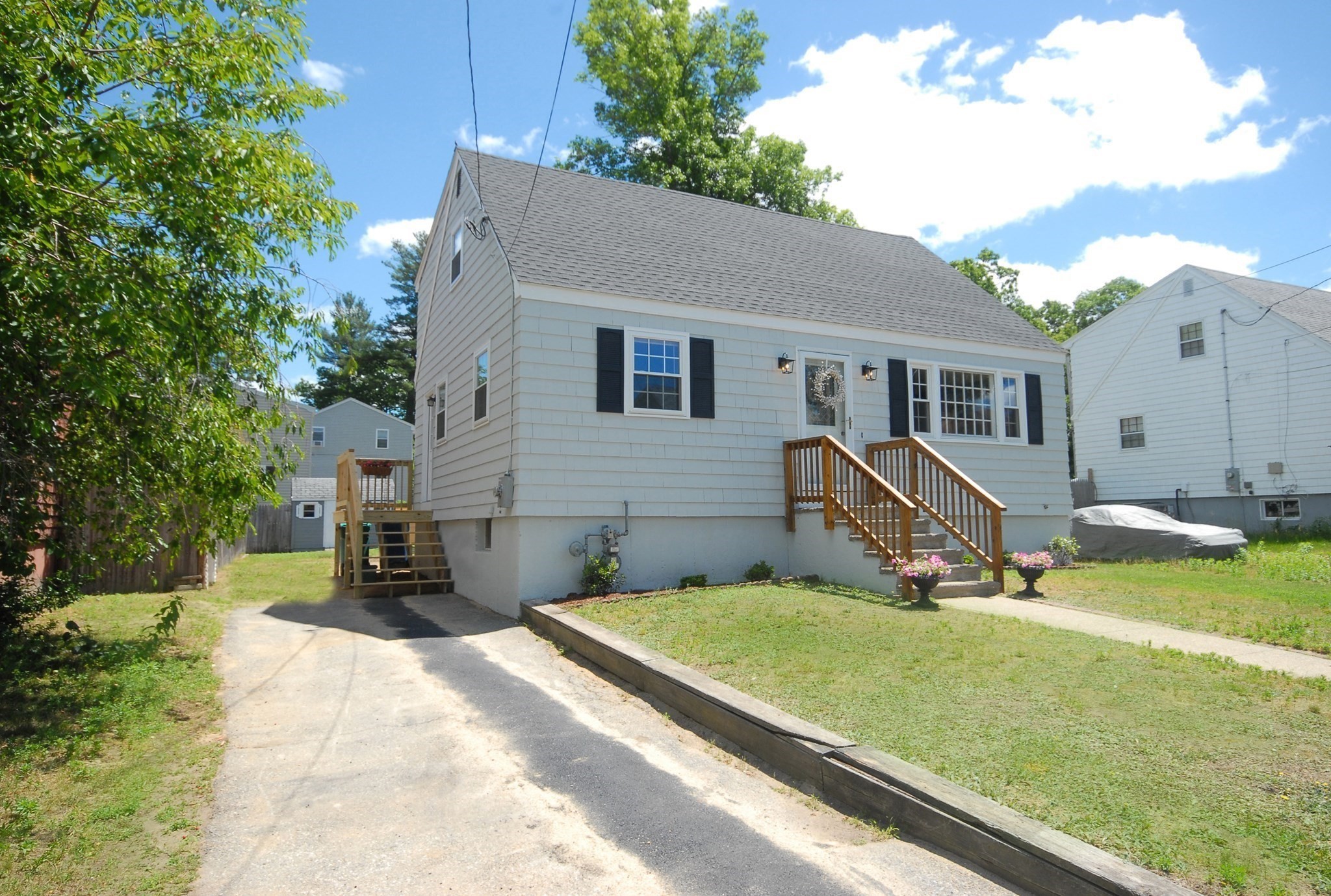 12 Edgewood Rd, Billerica, MA 01821