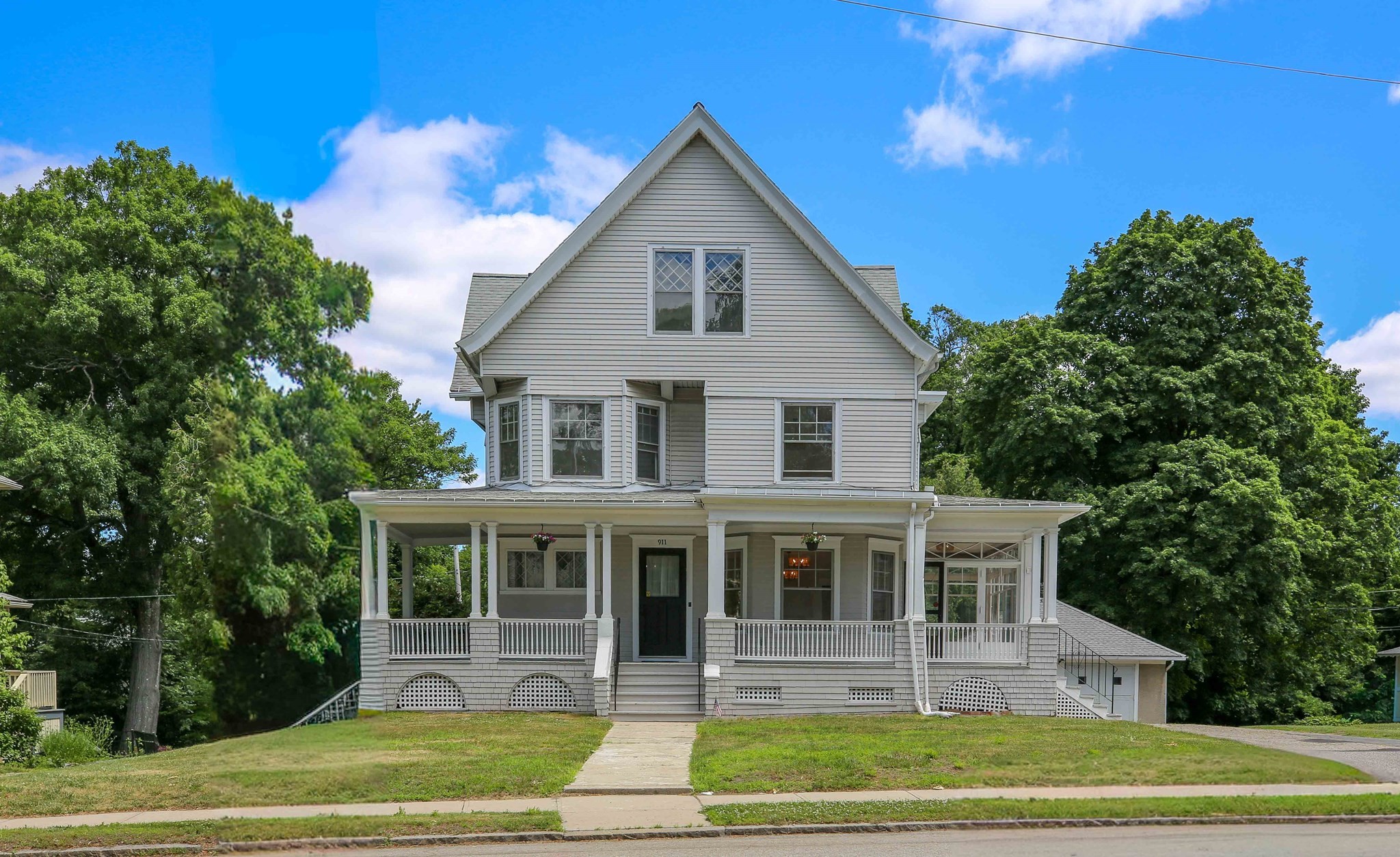 911 Pleasant St, Worcester, MA 01602