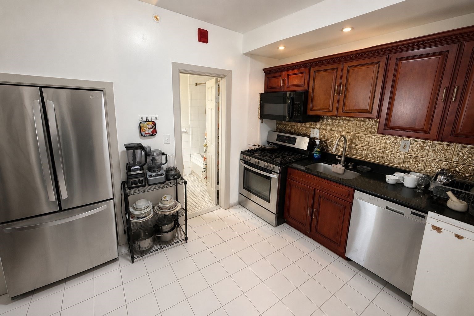 285 Lynn Shore Dr Unit 101, Lynn, MA 01902