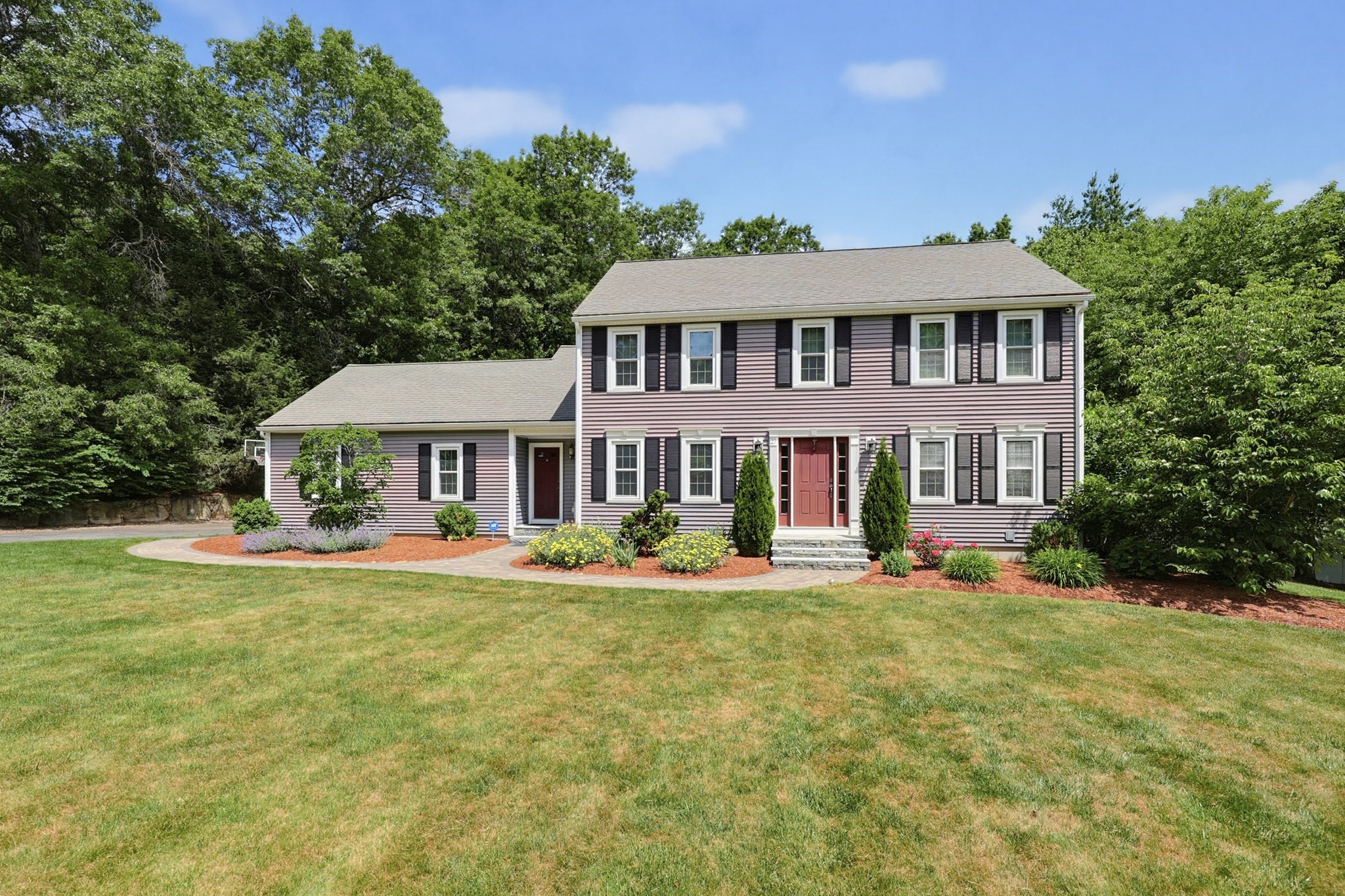 27 Heritage Avenue, Ashland, MA 01721