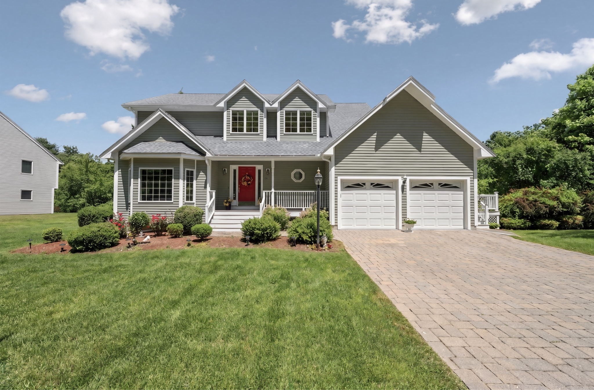 78 Hammersmith Dr, Saugus, MA 01906