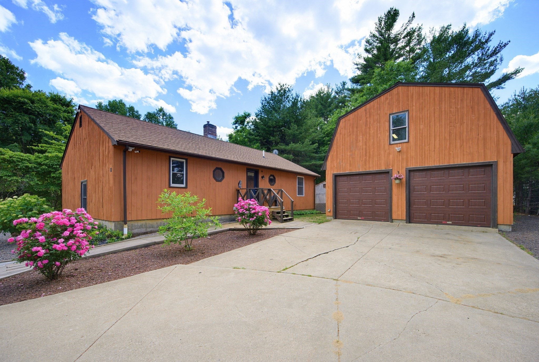 81 Rocky Meadow St, Middleboro, MA 02346