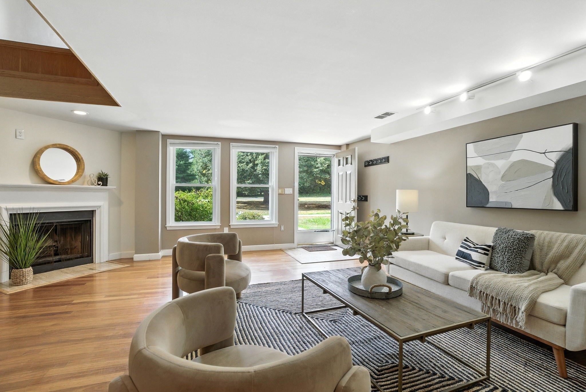 75 Page Rd Unit 13, Bedford, MA 01730