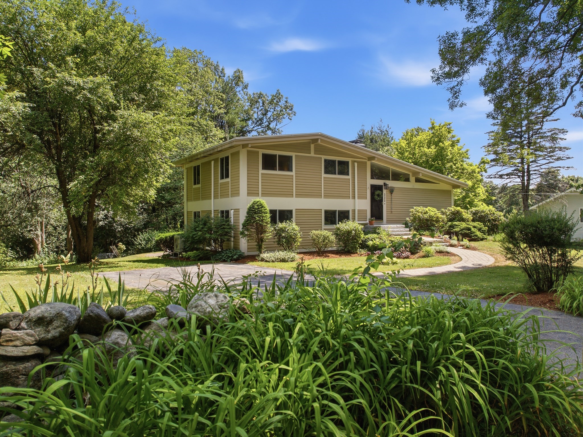 222 Brewer St, Northborough, MA 01532