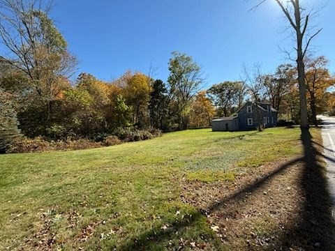 366 Pike Ave, Attleboro, MA 02703
