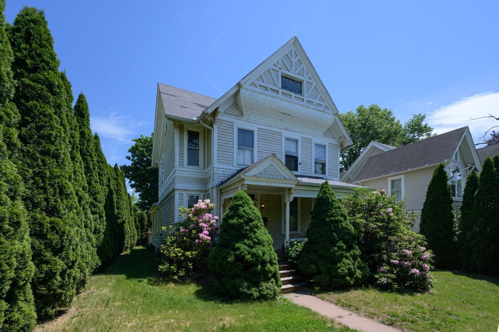415 Maple St, Springfield, MA 01105