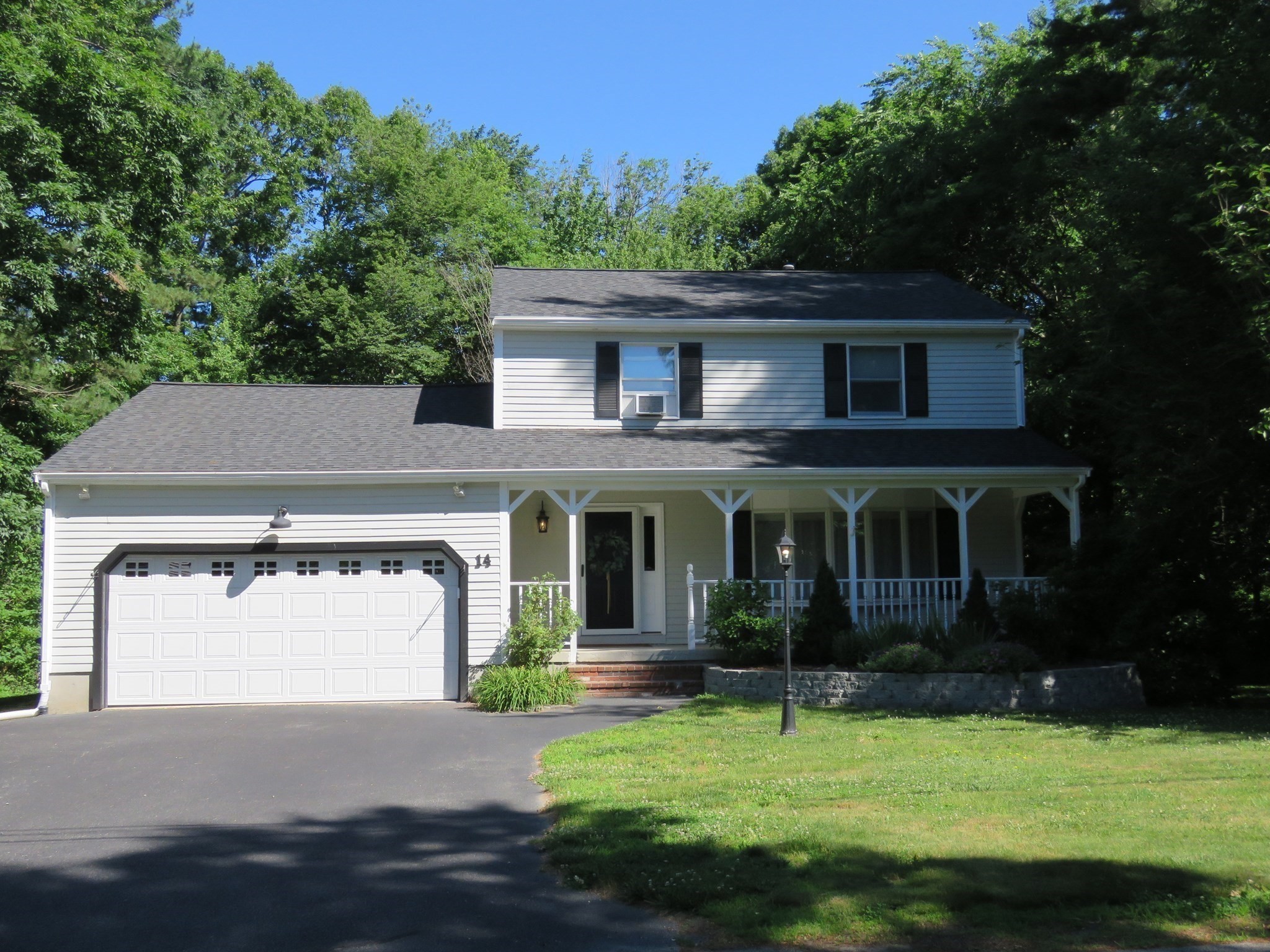 14 Willow St, Stoughton, MA 02072