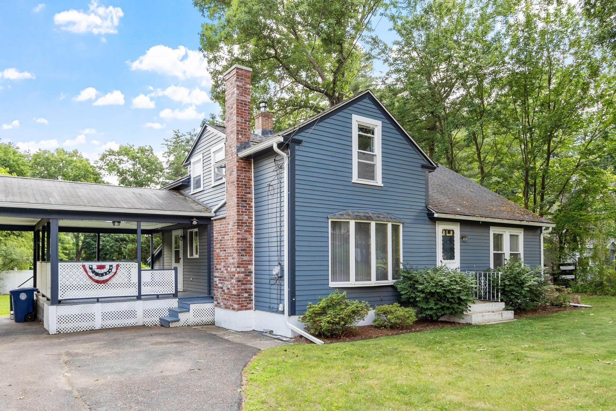28 Willard St, Leominster, MA 01453