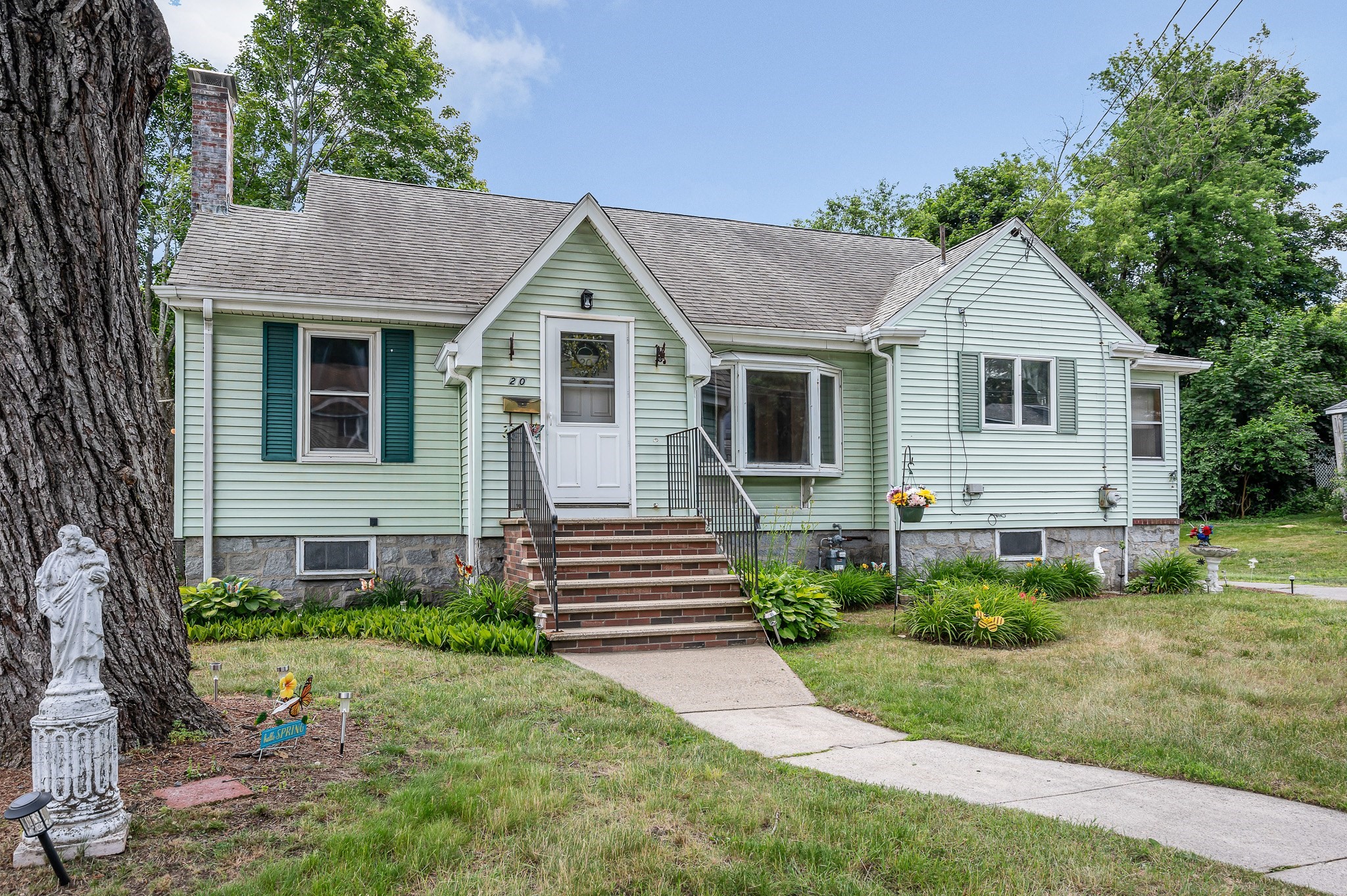 20 Oak Knoll Ave, Chelmsford, MA 01824