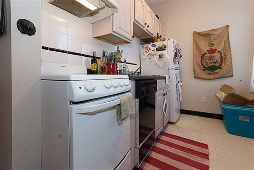 206 Chestnut Hill Ave, Apt 9