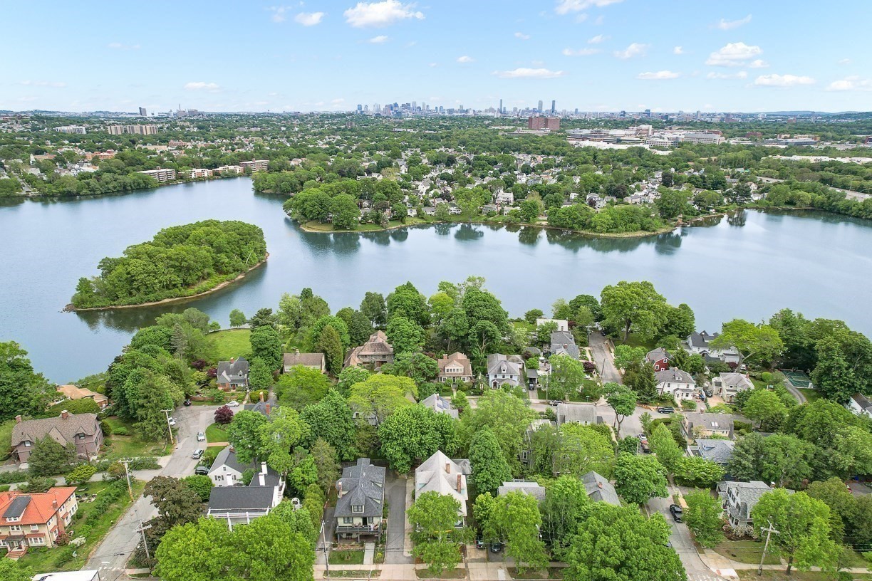 186 Pleasant Street Unit 1, Arlington, MA 02476