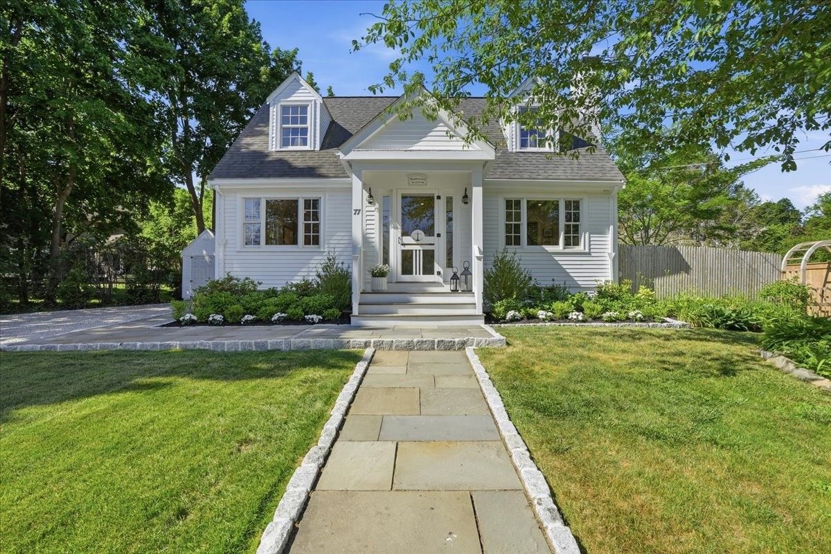 77 Cushing Road, Cohasset, MA 02025
