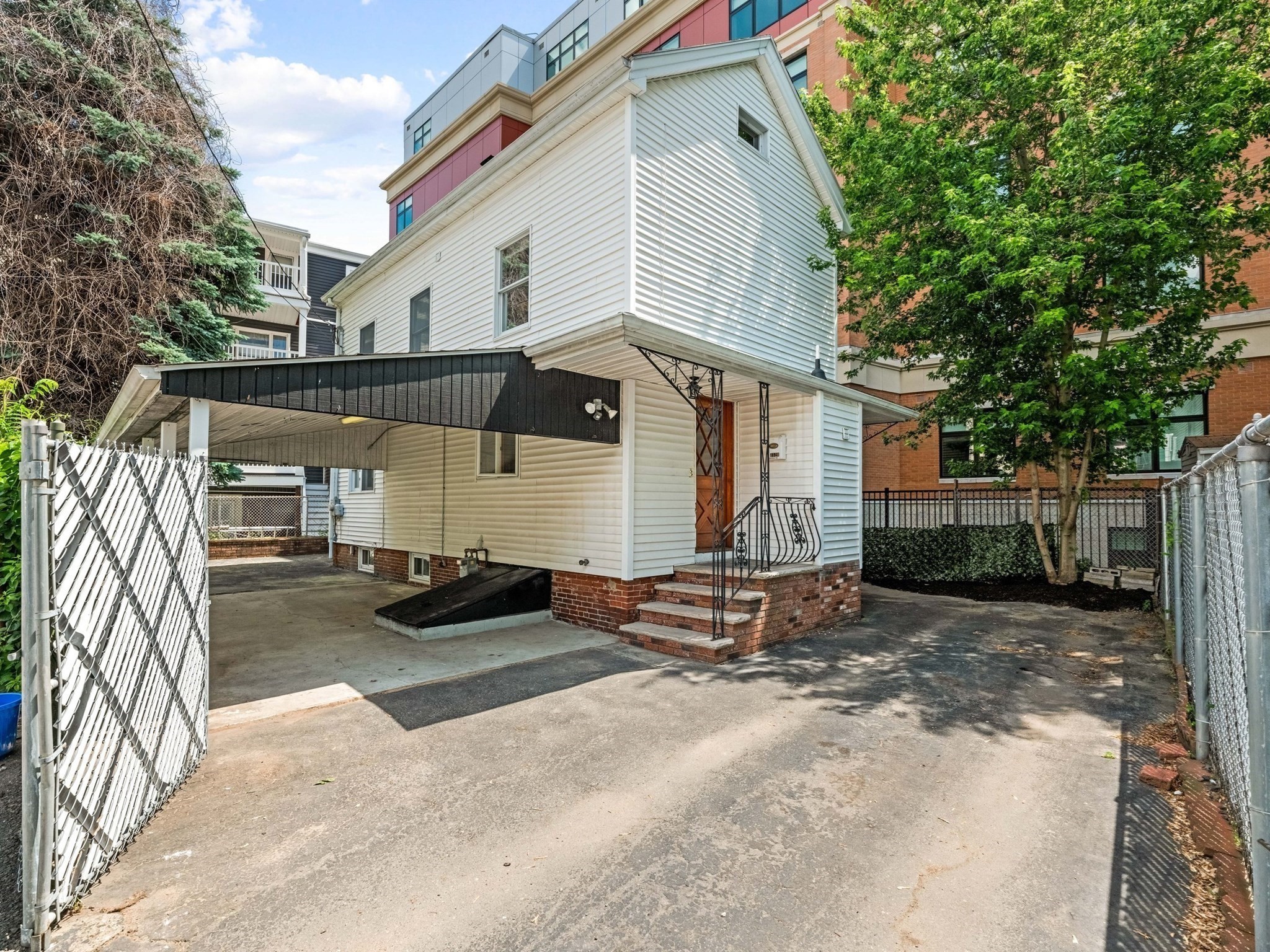 352 Somerville Avenue, Somerville, MA 02143