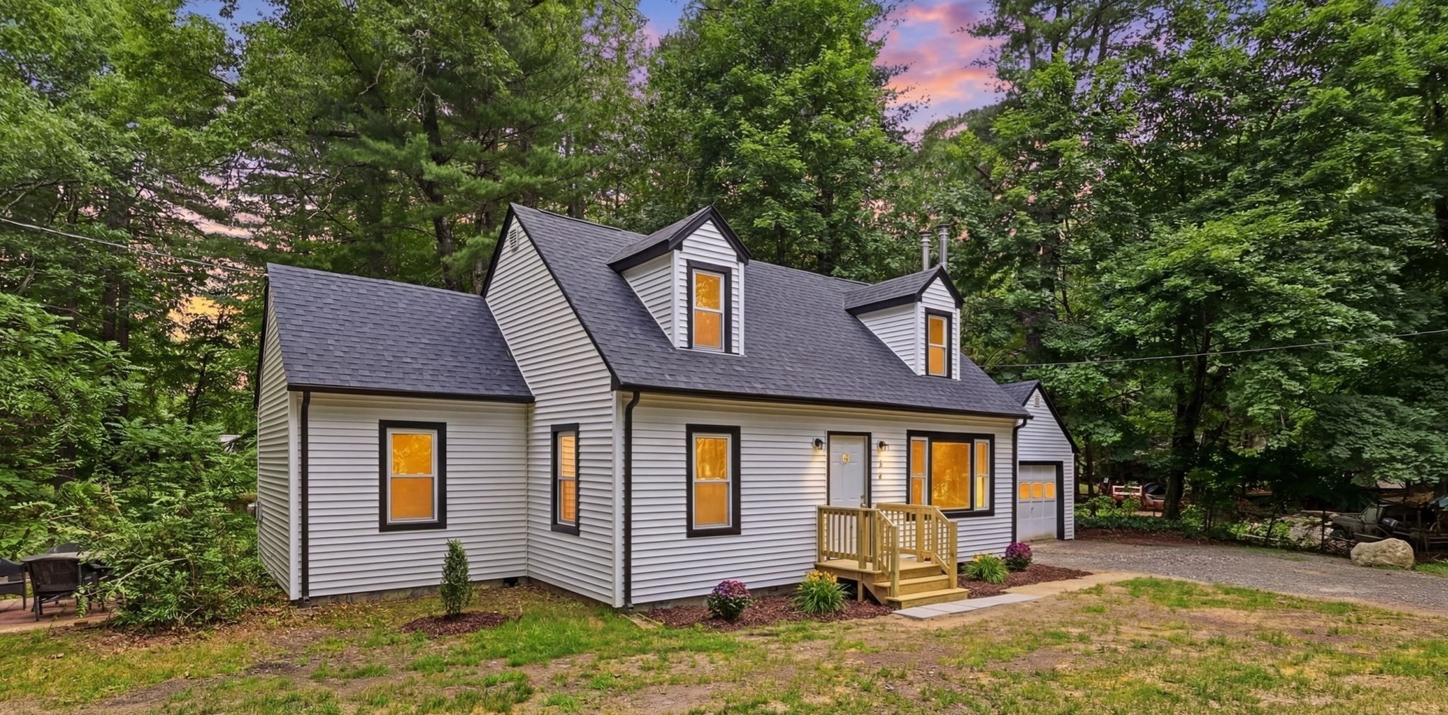 26 Wood Rd Ext, Westfield, MA 01085