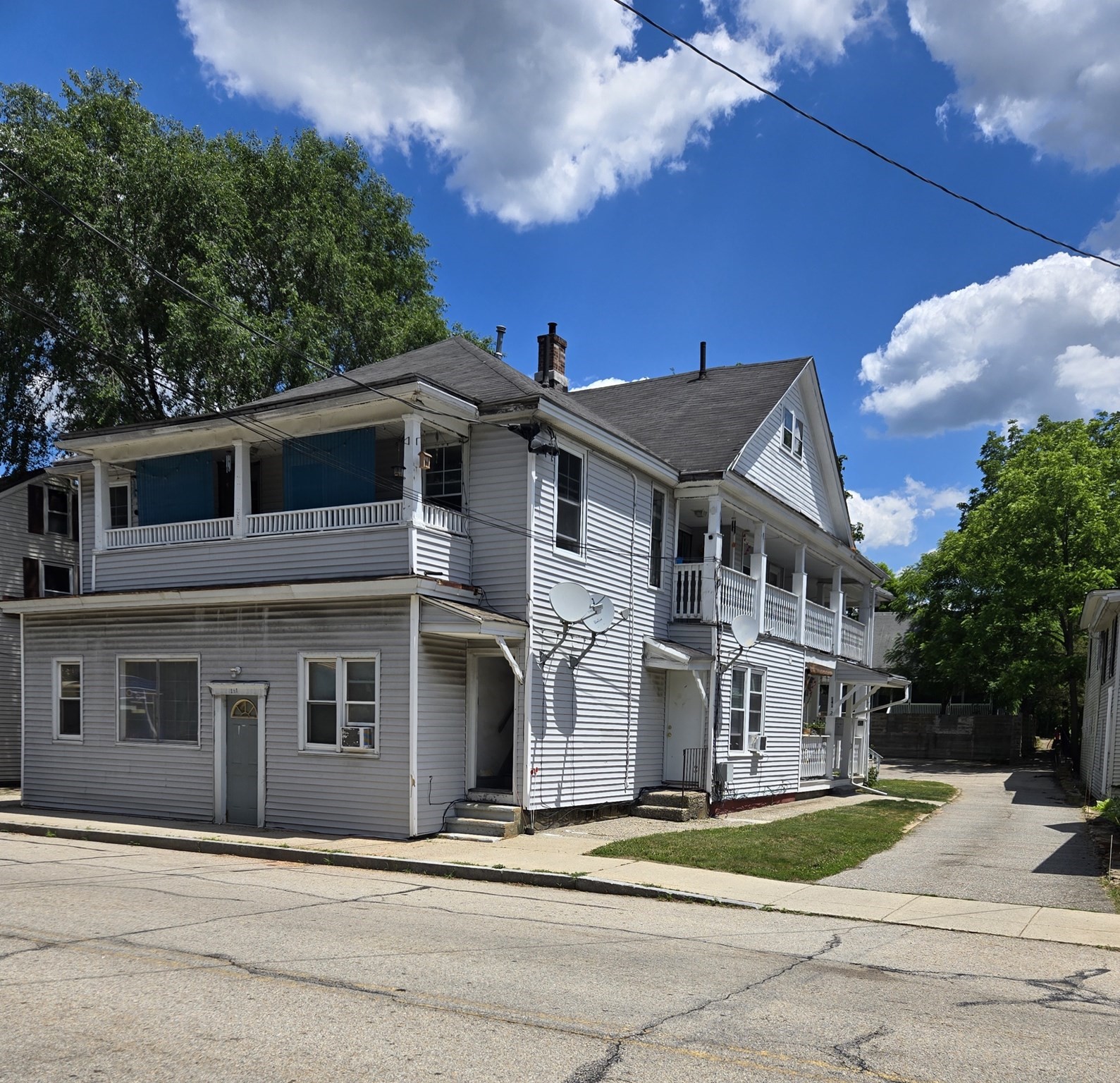 141 Elm Street, Southbridge, MA 01550