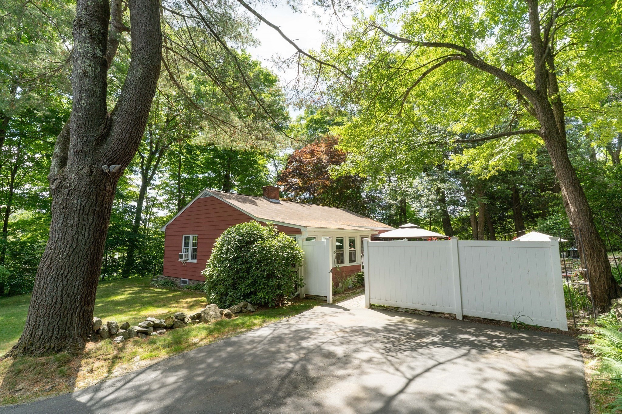 386 Pleasant St, Leicester, MA 01524 - Image 15