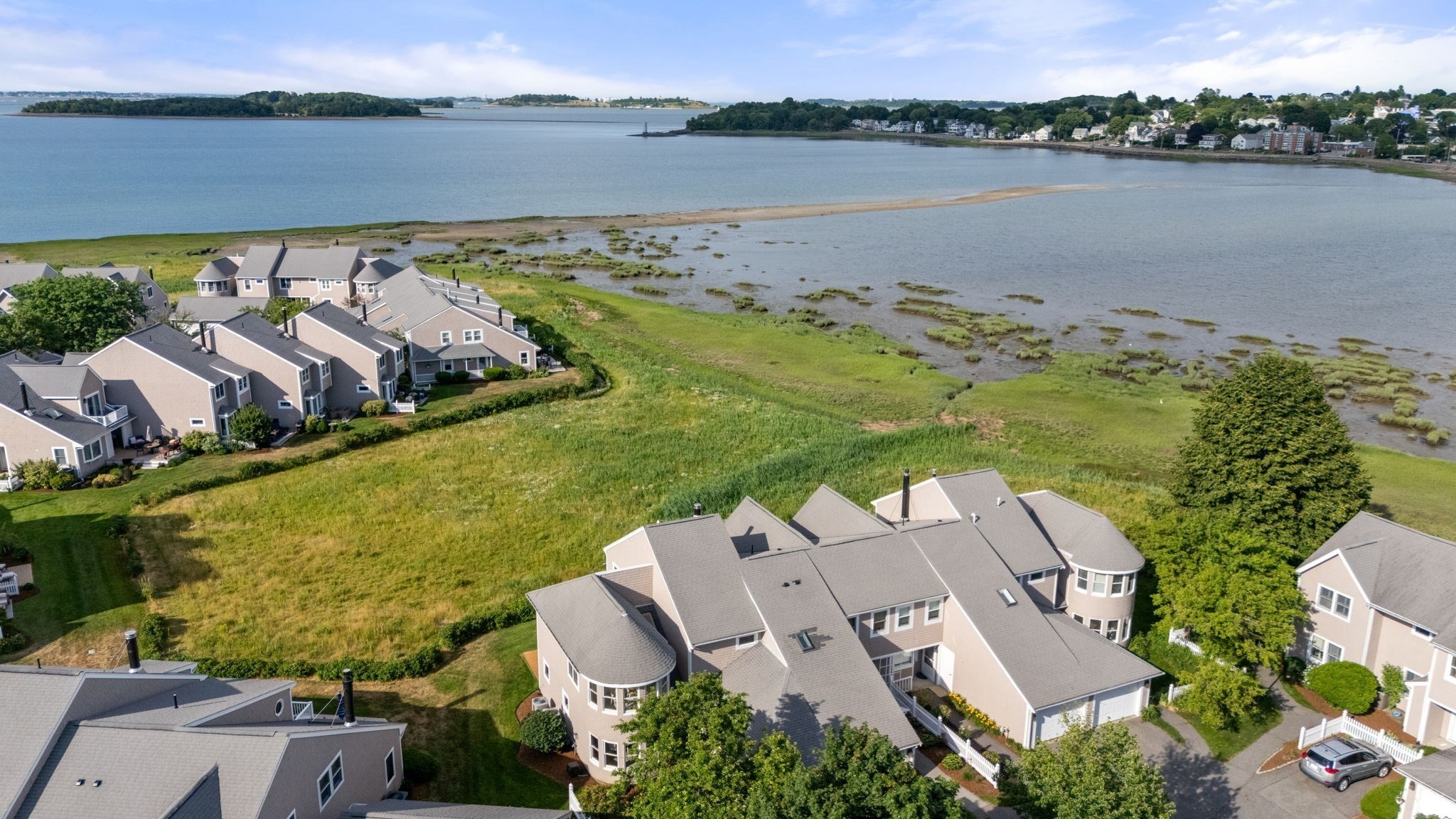 16 Schooner Ln Unit 16, Quincy, MA 02171
