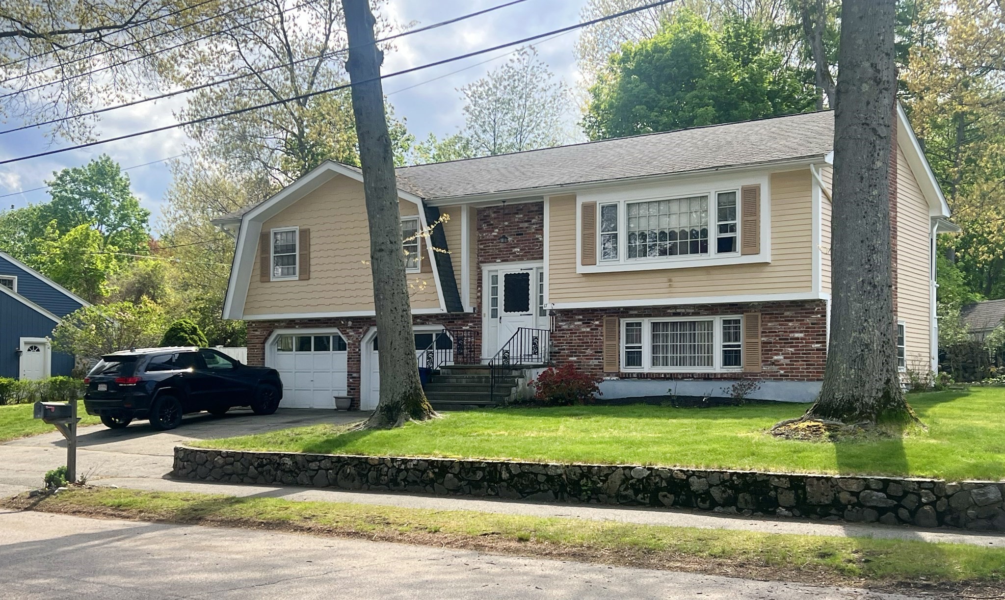 17 Old Farm Rd, Reading, MA 01867