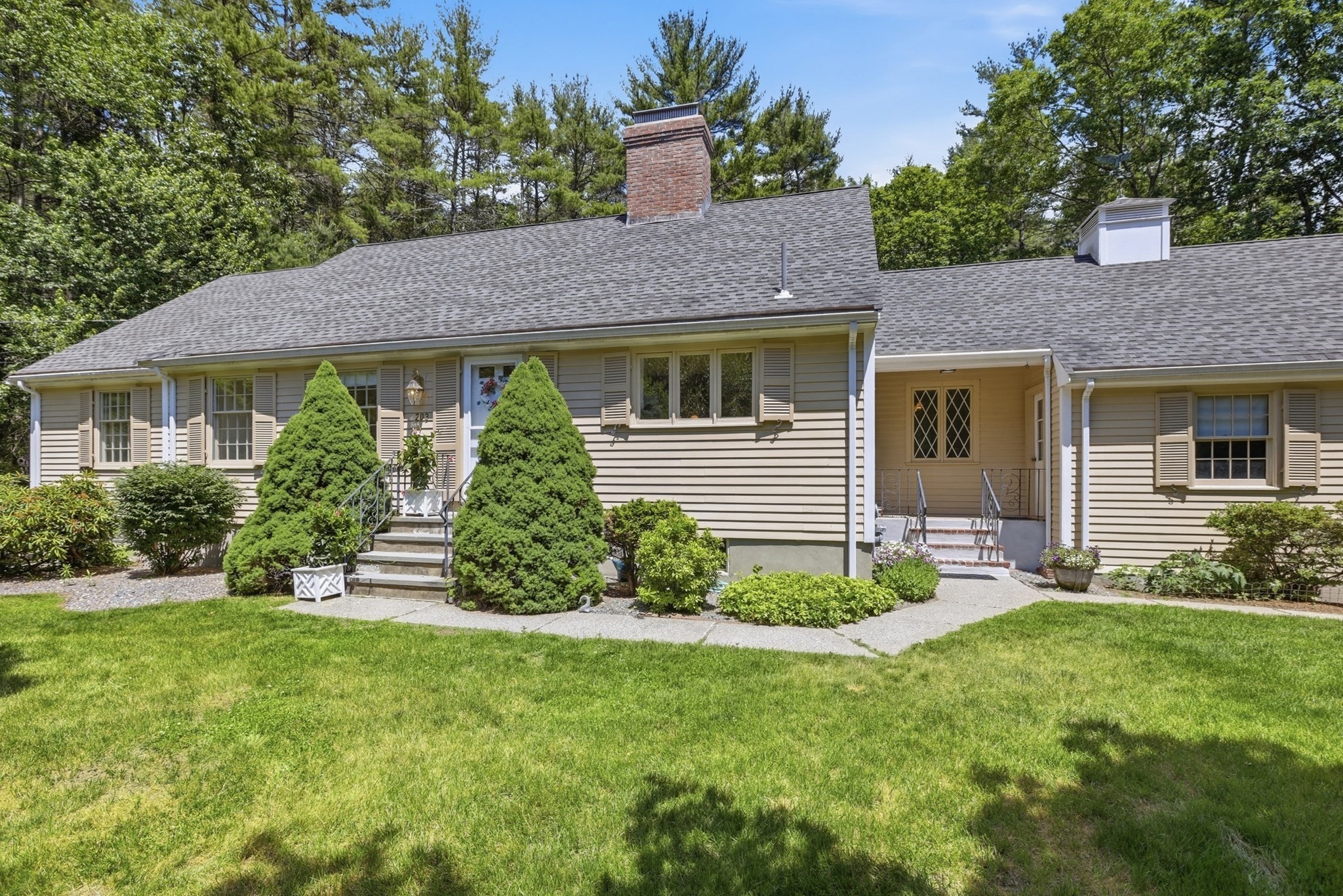 203 E Riding Drive, Carlisle, MA 01741