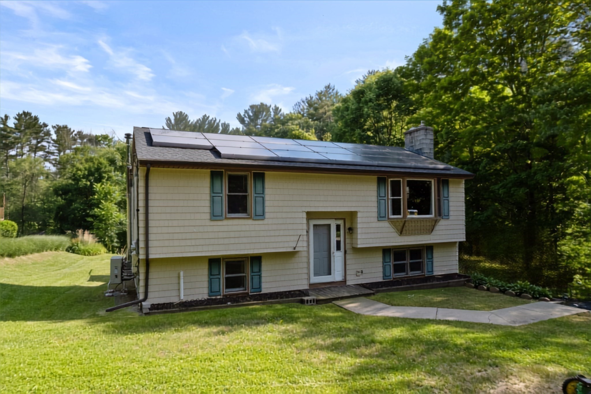 198 Lower Gore Rd, Webster, MA 01570