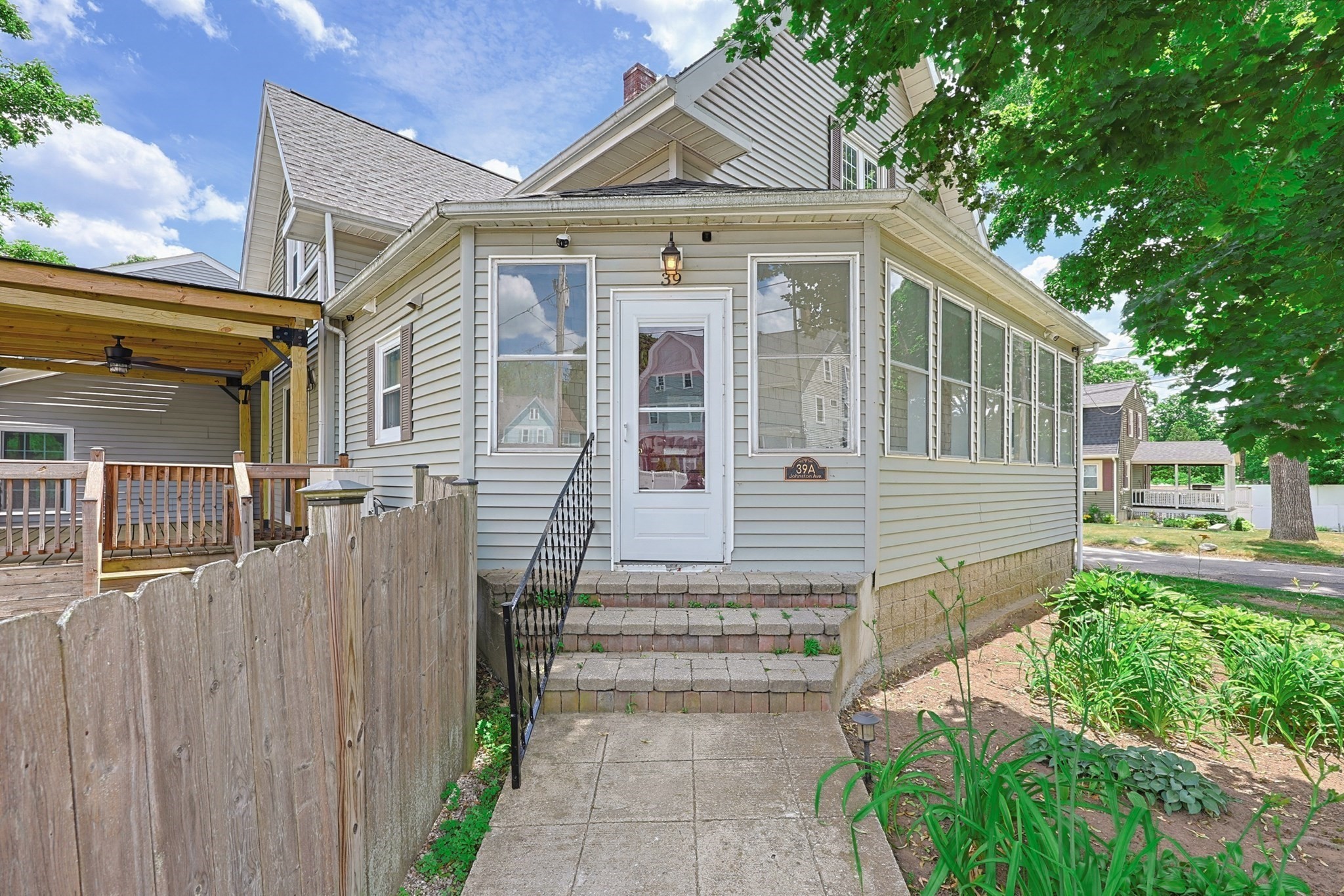 39 Johnston Avenue Unit 1, Northbridge, MA 01588