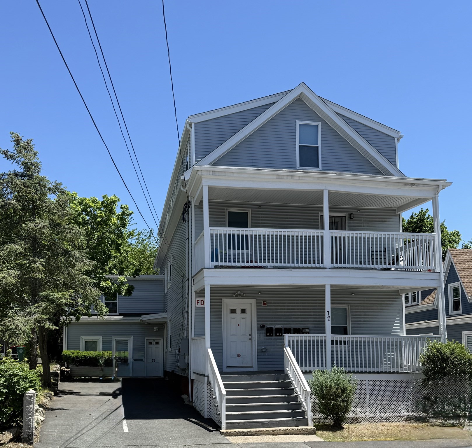 77 Chestnut St, Lynn, MA 01902