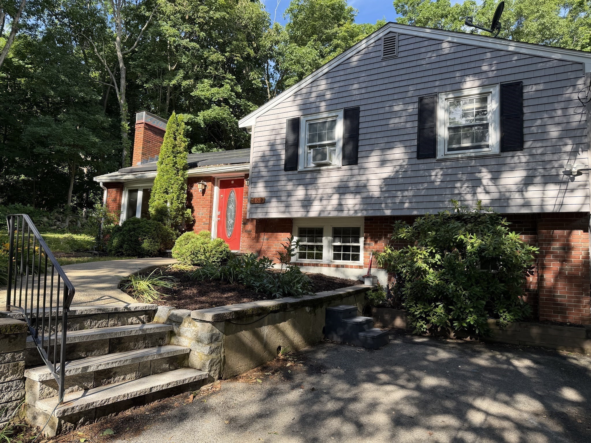 484 Essex, Weymouth, MA 02188